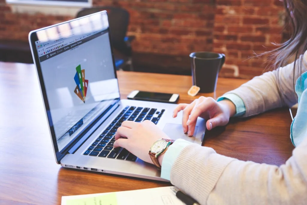 eLaerning Courses / computer-based training on a laptop